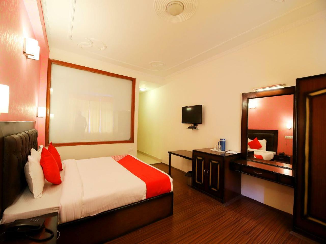 Oyo 3146 Six Season Regency Hotel Jagatsukh Exterior photo
